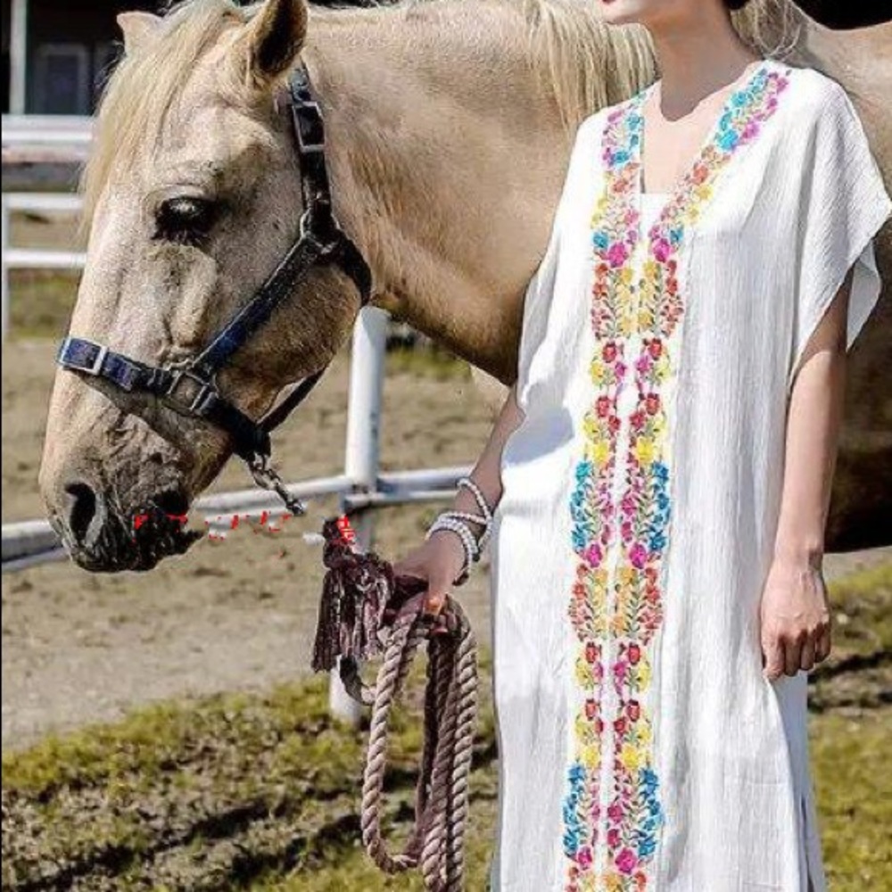 Embroidery floral dress - Picture 5 of 9